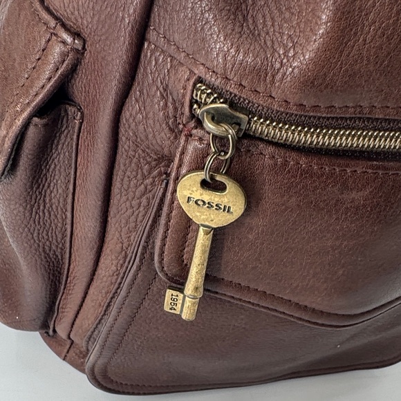 Vintage Fossil thick Leather Drawstring Backpack - Picture 2 of 9